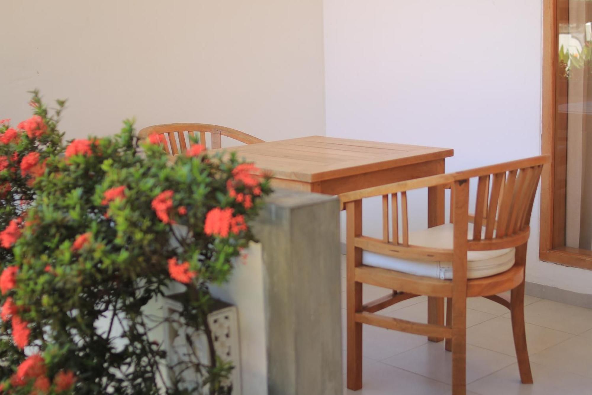 Villa Seruni Lovina ภายนอก รูปภาพ