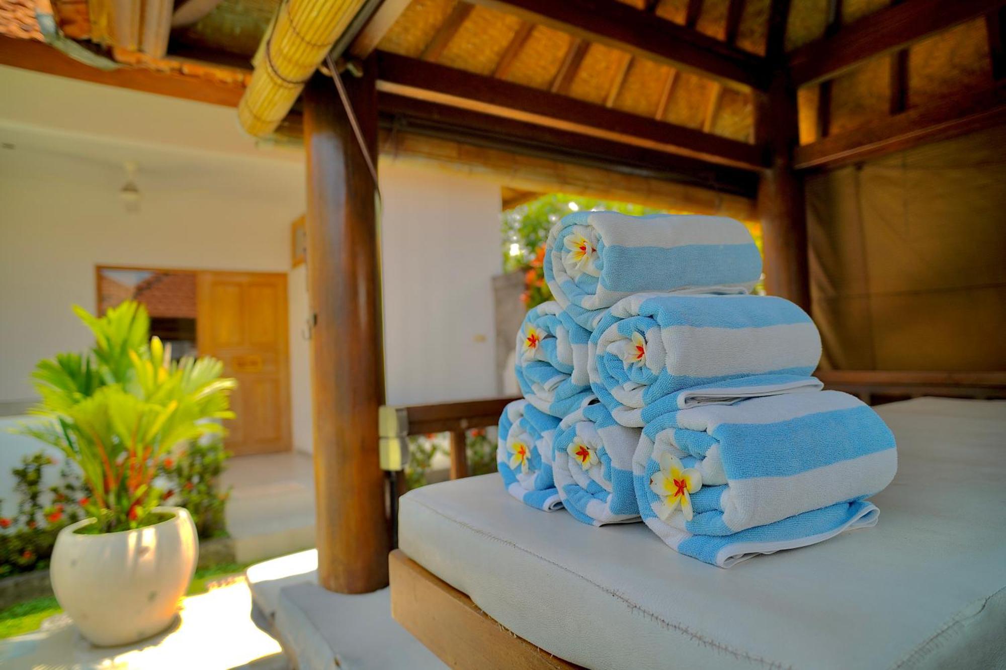 Villa Seruni Lovina ภายนอก รูปภาพ